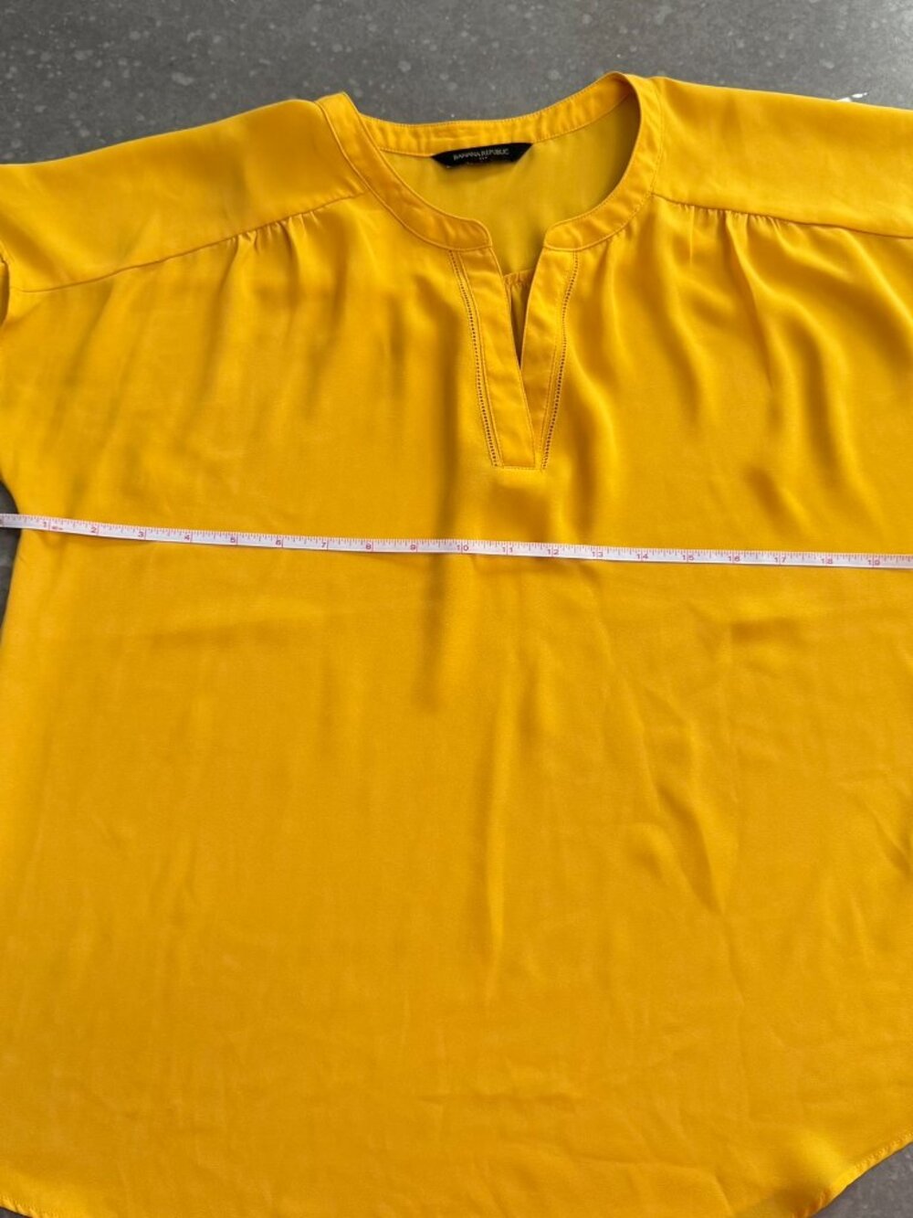 Banana Republic Mustard Yellow Sleeveless Blouse – Size Medium - Picture 8 of 9